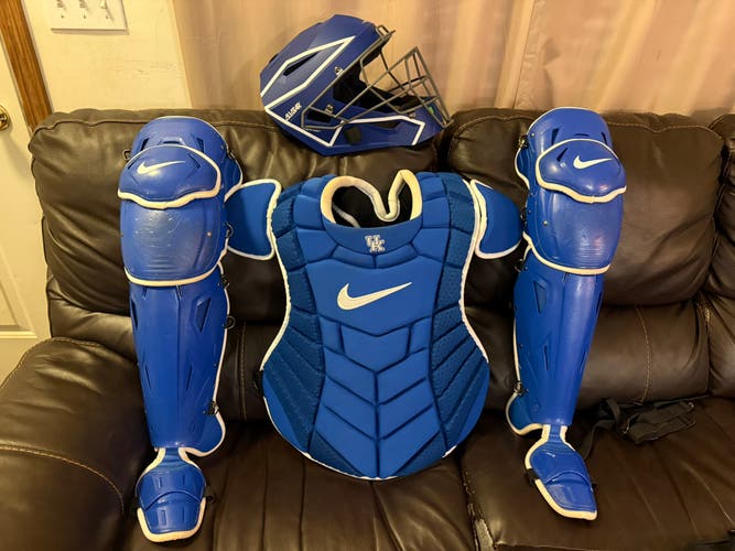 Blue Nike Diamond Elite University of Kentucky 17” Catcher's Set (Used)