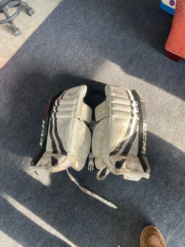 22" CCM Extreme Flex 400 Goalie Leg Pads (Used)