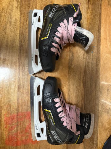 2020 CCM Super Tacks 9370 Hockey Goalie Skates Size 4.5 (Used)