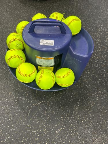 Used Jugs SOFT TOSS BB/SB Pitching Machine 11337-S000497531