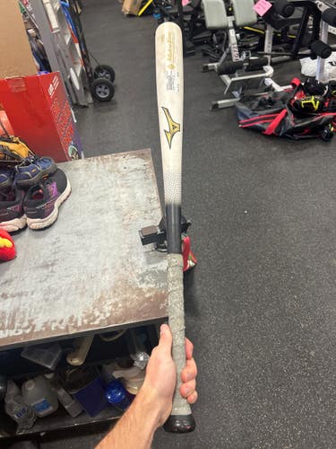 Used Mizuno BAMBOO ELITE BB/SB Wood Bat 33" 11337-S000497514