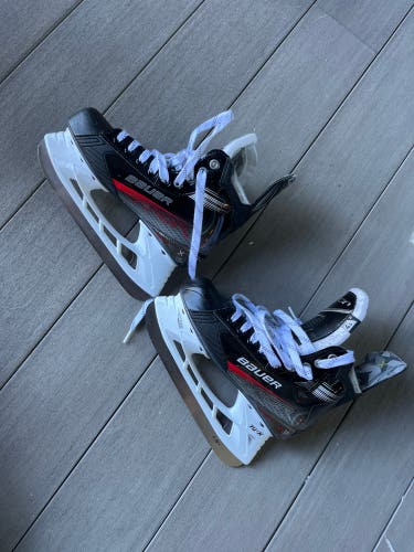 2022 Bauer Vapor X3 Hockey Skates Size 4.5 (Used) - OBO