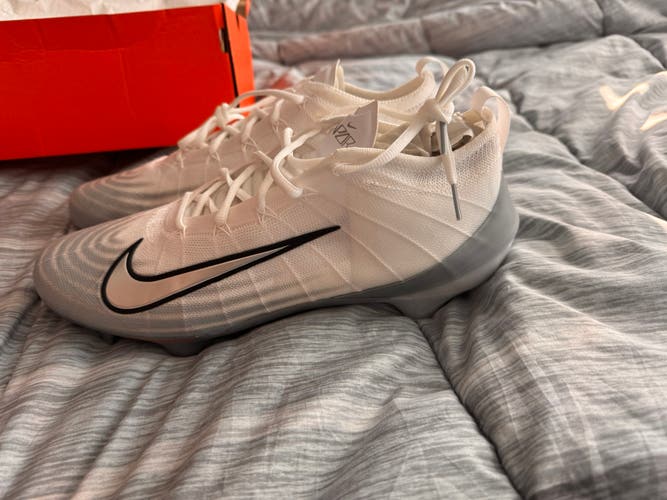 Men's Size M 11.5 (W 12.5) Adult Nike Cleats (New)