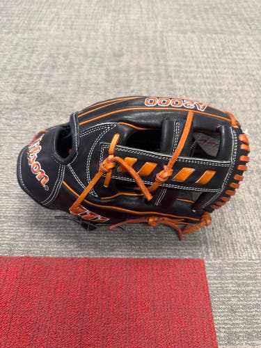 Wilson A2000 RH Infield Baseball Glove 11.5" (New)