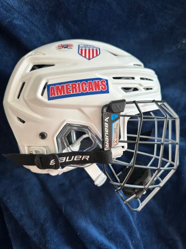 Medium Bauer RE-AKT 3D Helmet (Used)