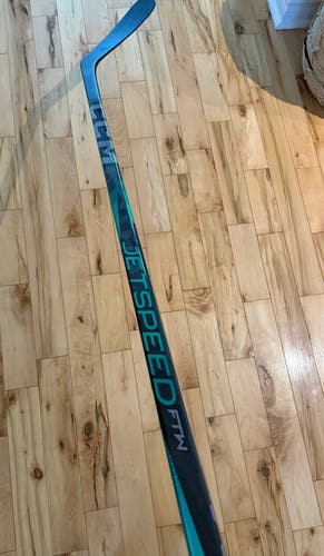 CCM JetSpeed FTW - P29 55 Flex Right Handed *USED TWICE*