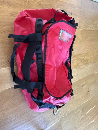 Red Adult Unisex Large/Extra Large The North Face Duffle Bag (Used)