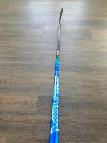 Intermediate Bauer Vapor Flylite Left Hand Hockey Stick P92 65 Flex (New) - Blue/Orange