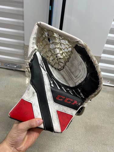 CCM Axis 1.9 Regular Goalie Glove (Used)