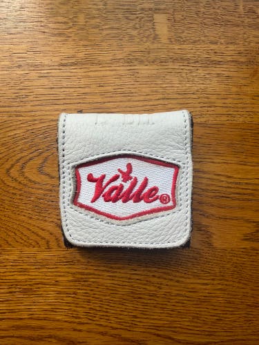 Valle Eagle Back Hand