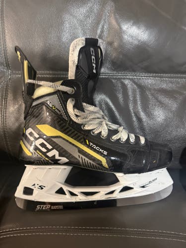 CCM Hockey Skates
