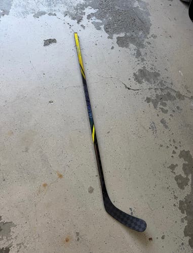 Senior Bauer Nexus Tracer Right Handed Hockey Stick Toe Pattern 82 Flex Pro Stock (New)