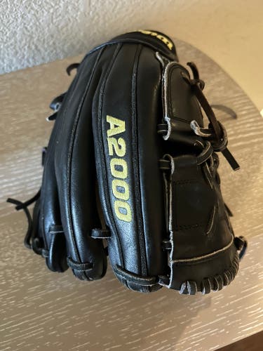2023 Wilson A2000 LH Pitcher's Baseball Glove 11.75" (Used)