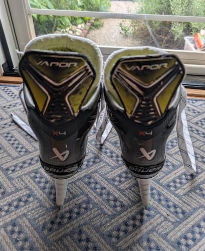 Bauer Vapor X4 Hockey Skates Regular Width Size 3 (Used)