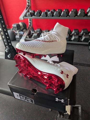M 10.5 (W 11.5) Under Armour Highlight MC 2.0 - White/Red (New)