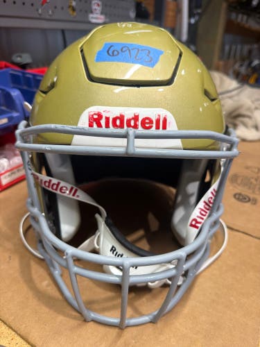 USED RIDDELL FLEX ADULT HELMET - MEDIUM - VEGAS GOLD