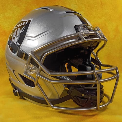 Yes! Las Vegas Raiders custom fullsize football helmet Schutt F7 Air YXL New