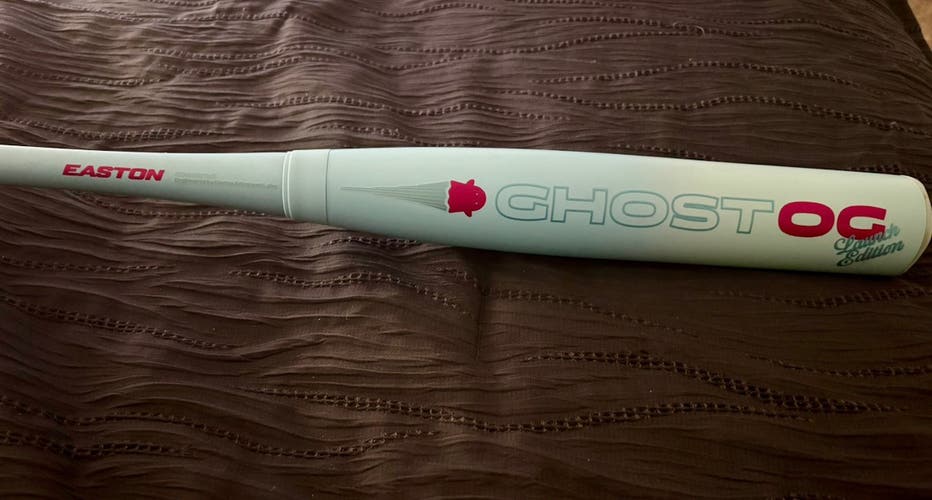 2027 Easton Ghost OG Composite Bat (-11) 19 oz 30" (Used)