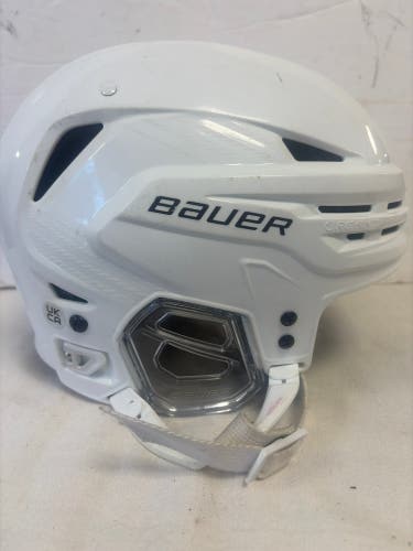 Small Bauer Re-Akt 85 Helmet (Used)