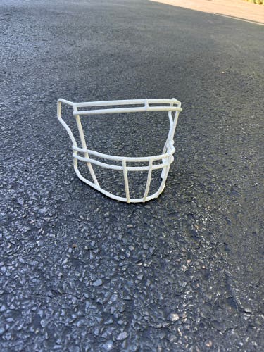 White Adult Medium Riddell Facemask (New)
