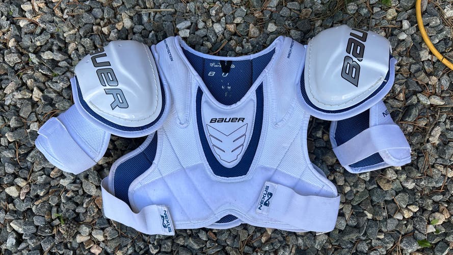Men's Medium Senior Bauer Nexus 4000 Shoulder Pads (Used)