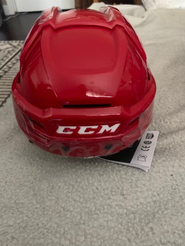 Medium CCM Tacks 910 Helmet (New)