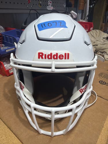 USED RIDDELL FLEX ADULT HELMET - MEDIUM - WHITE METALLIC
