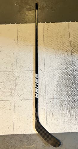 Senior Bauer Vapor Hyperlite 2 Left Hand Hockey Stick P28M 87 Flex Pro Stock (New)