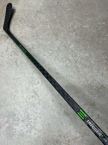 90 Flex P29 Senior CCM RibCor Trigger 6 Pro Right Hand Hockey Stick Pro Stock NHL (New)