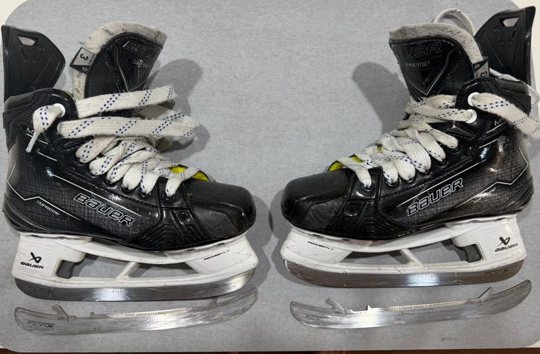 Black 2024 Bauer Supreme M50 Pro Hockey Skates Regular Width Size 3 (Used)