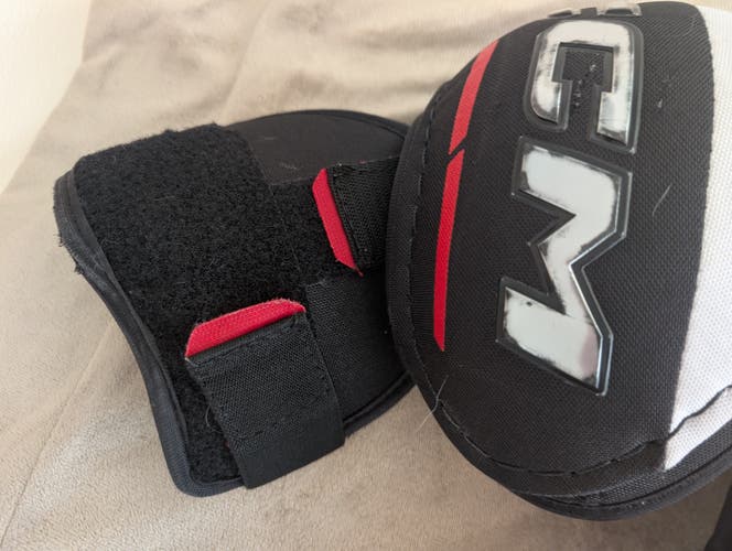 Women's Small CCM JetSpeed FTW Shoulder Pads (Used)