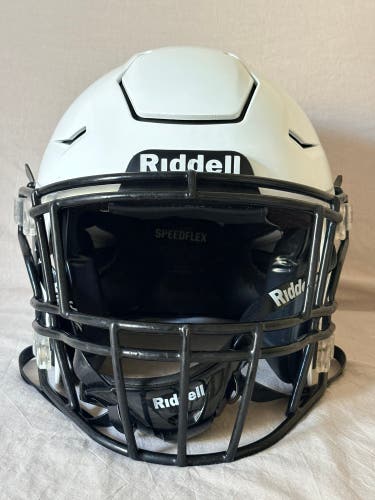 White Adult Medium Riddell SpeedFlex Helmet (Used)