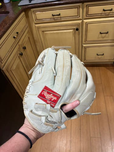 Rawlings Gg elite RH Outfield Softball Glove 12.5" (Used)