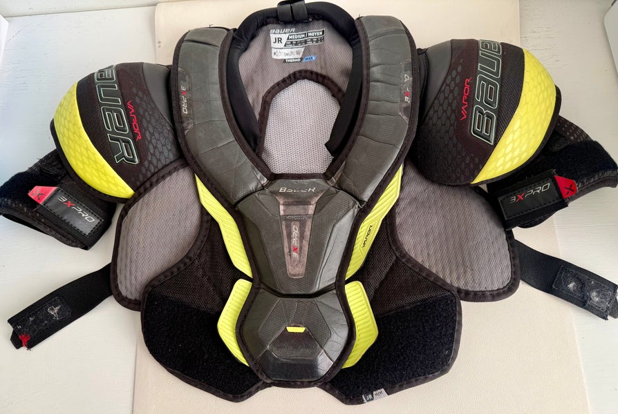 Medium Junior Bauer Vapor 3X Pro Shoulder Pads (Used)