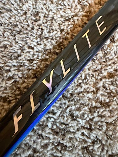 Bauer Vapor Flylite SR Grip LH Hockey Stick P28 77 Flex (New with Flaws) Blk/Blue (No warranty)