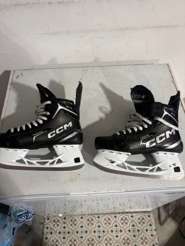 2024 CCM Tacks XF 70 Hockey Skates Regular Width 8.5 (Used)
