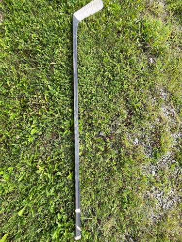 Intermediate black Bauer Proto-R Right Handed Hockey Stick P90T 55 Flex (Used)