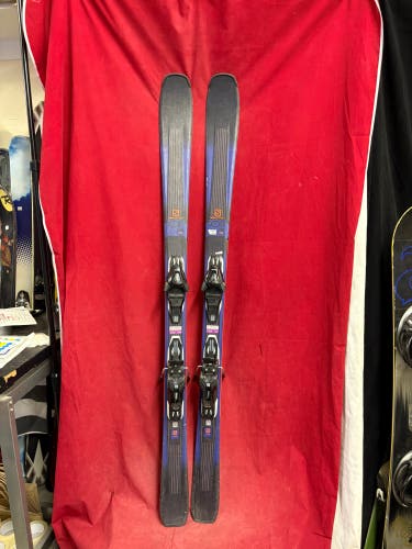 Skis: Salomon XDR 76 ST all-mountain downhill skis, 160cm
Bindings: Tyrolia 
Binding range: 257-380m