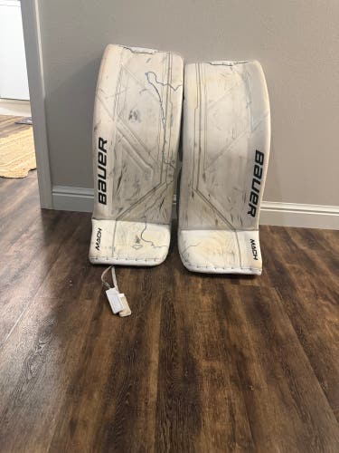 MESSAGE BEFORE BUYING 33" Bauer Mach Goalie Leg Pads (Used)
