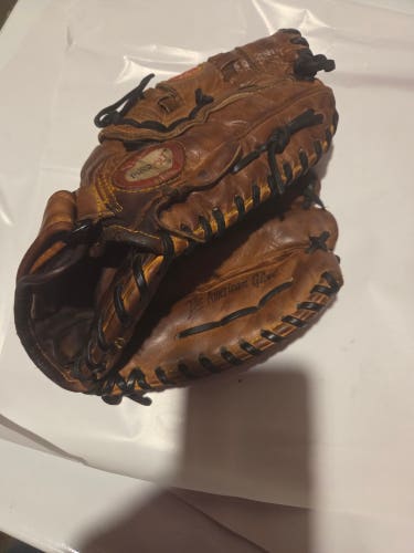 Nokona Pro Bolt RH Softball/Baseball Glove 12" (Used)