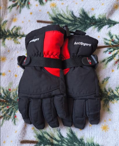 Black and Red Insulated Winter Gloves Size S (5-6). For Children