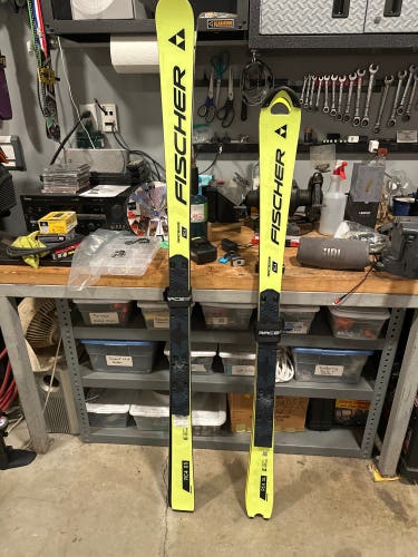 2023 Fischer RC4 Race Jr 163 cm /145cm Racing Skis Without Bindings (Used)