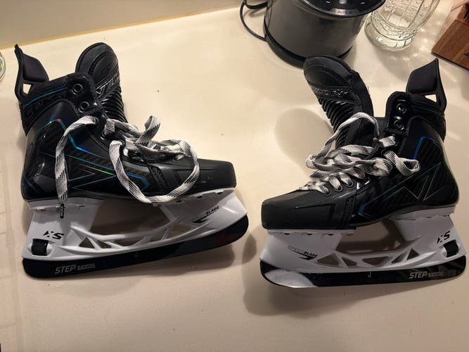 CCM Hockey Skates Regular Width 6.5 (New)