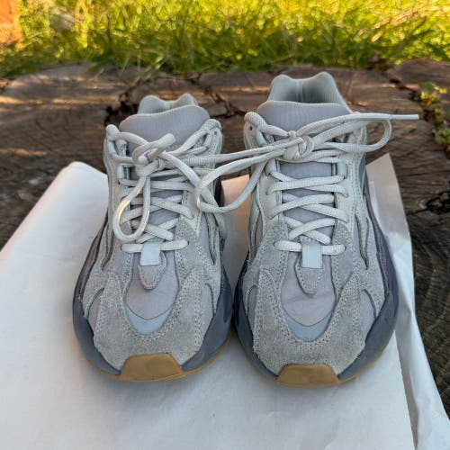 Gray Men's Size M 6.5 (W 7.5) Adult Adidas Yeezy 700 Shoes (Used)