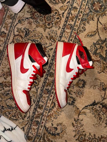 Air Jordan 1
Retro High OG "Heritage" Mens Size 11
