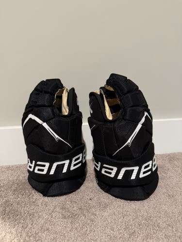 Bauer Vapor Flypro Gloves 15" (Used)