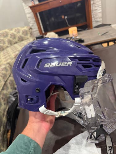 Large Bauer Re-Akt 155 Helmet (Used)