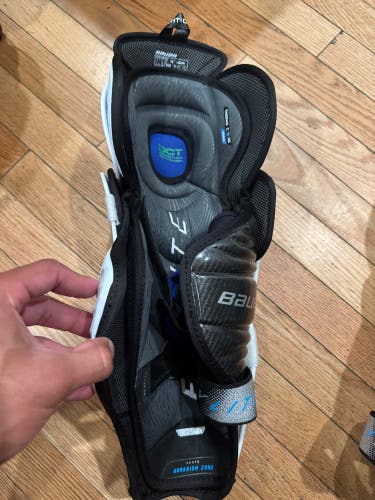 Senior Bauer Vapor Flylite 14" Shin Pads (New)