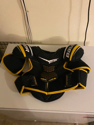 Small Senior Bauer Supreme 170 Shoulder Pads (Used)