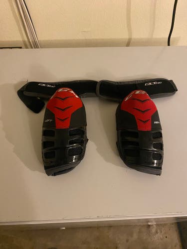 Senior Small CCM QLT edge Elbow Pads (Used)